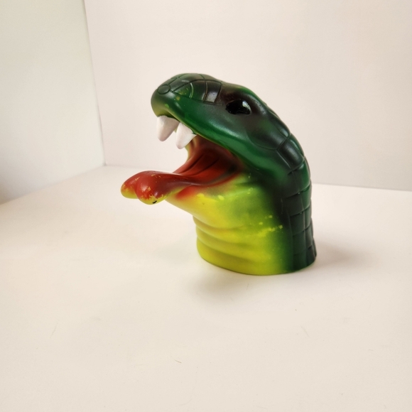 Vintage 90s Cobra Snake Hand Puppet 1990s Fangs Halloween Decor Novelty Toys - Picture 8 of 8